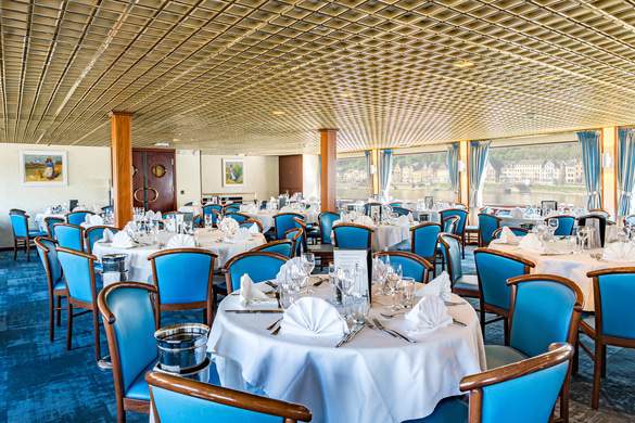 CroisiEurope MS Monet Restaurant 4 ©Corinne Cotard.jpg